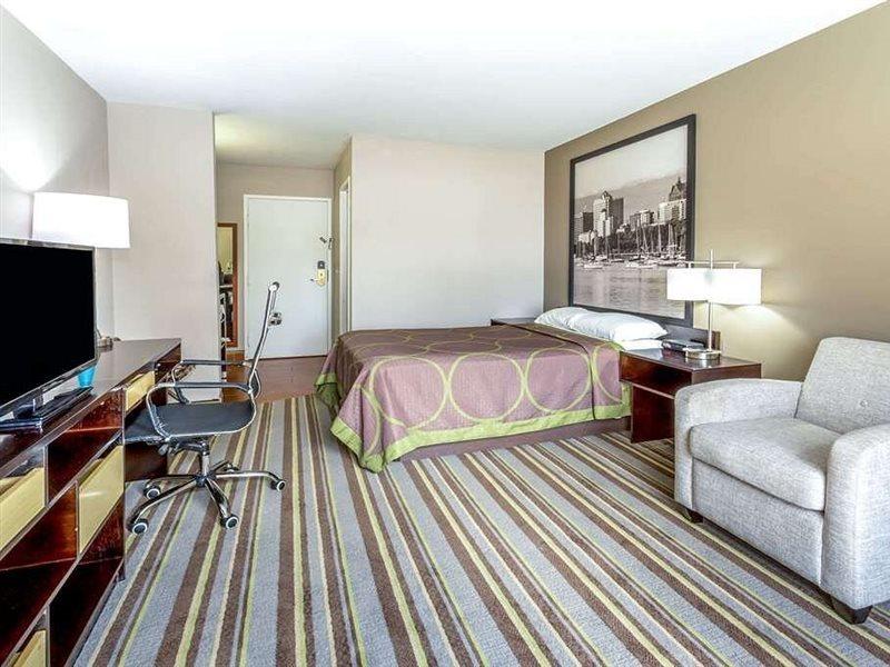 Delavan Inn And Suites Exteriér fotografie
